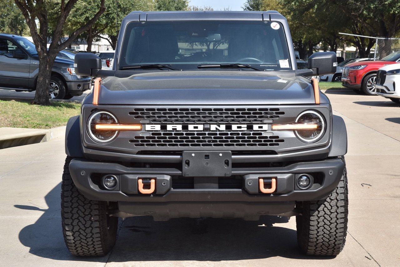 Certified 2025 Ford Bronco Badlands AWD/4WD image 3