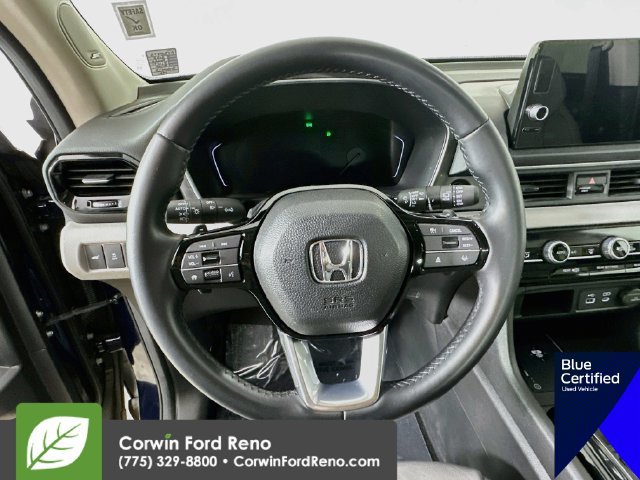 Used 2025 Honda Pilot Touring image 14