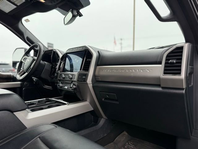 Certified 2022 Ford F350 Lariat w/ Black Appearance Package image 19