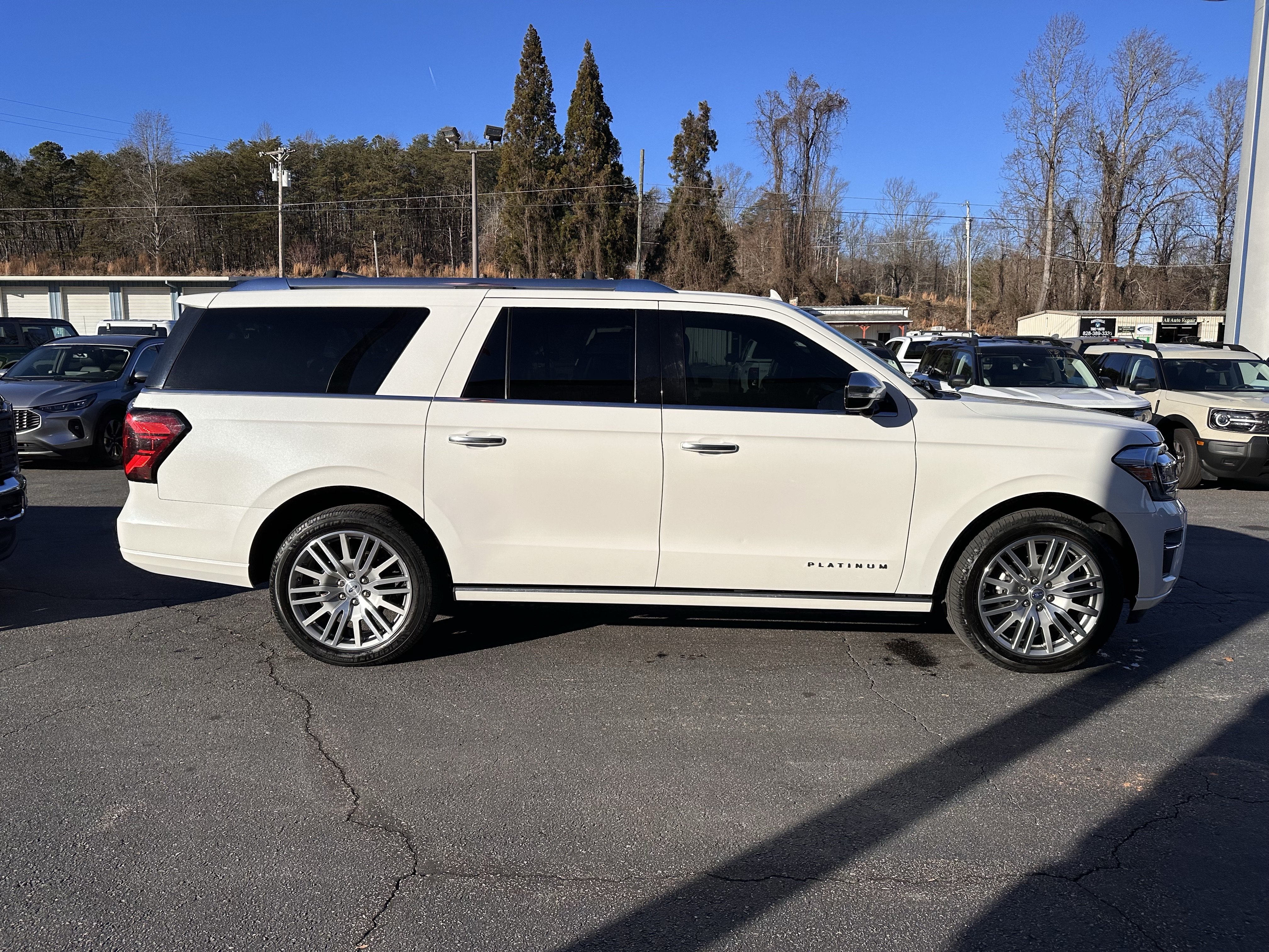 Certified 2022 Ford Expedition Max Platinum AWD/4WD image 5