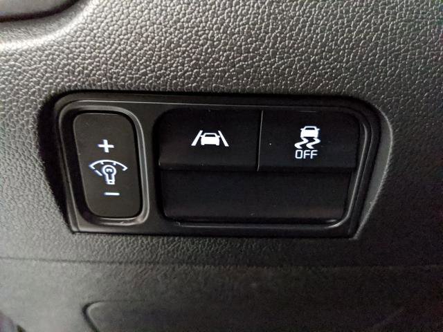 Used 2022 Kia Sorento LX AWD/4WD image 15