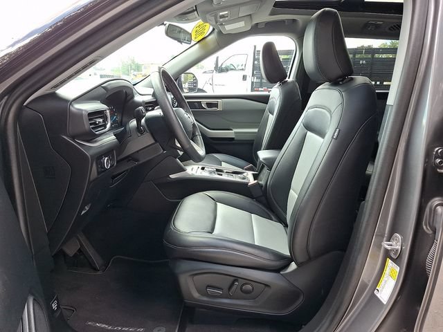 Certified 2024 Ford Explorer XLT w/ Equipment Group 202A AWD/4WD image 15