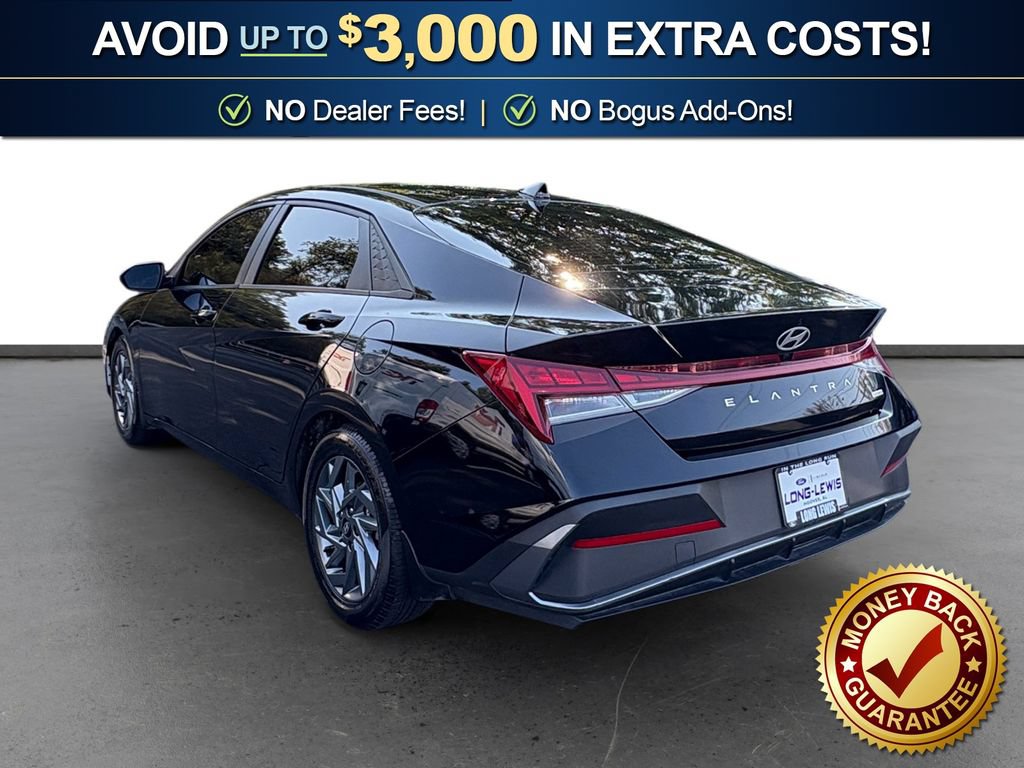 Used 2024 Hyundai Elantra Blue FWD image 4