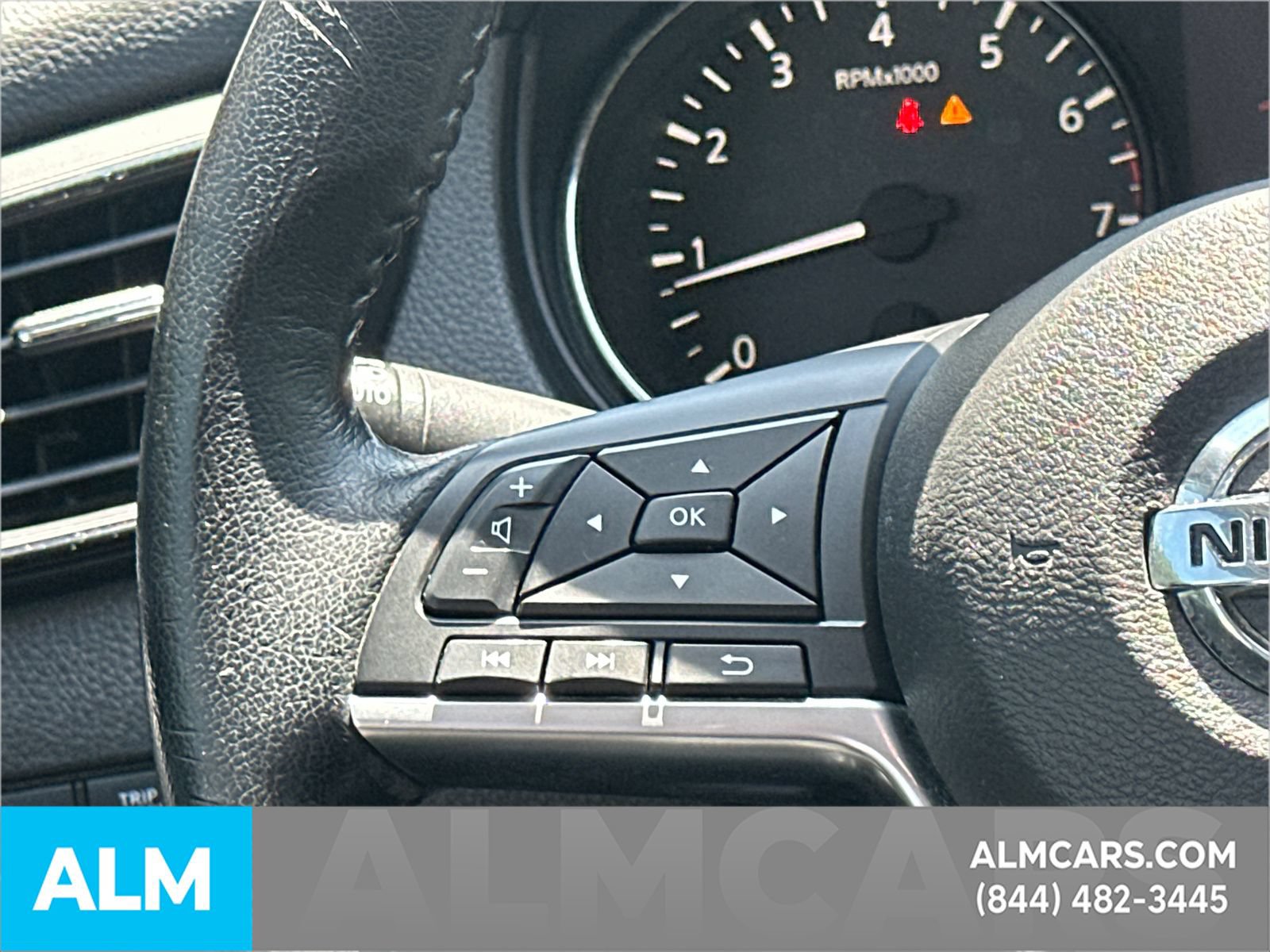 Used 2020 Nissan Rogue SV FWD image 29