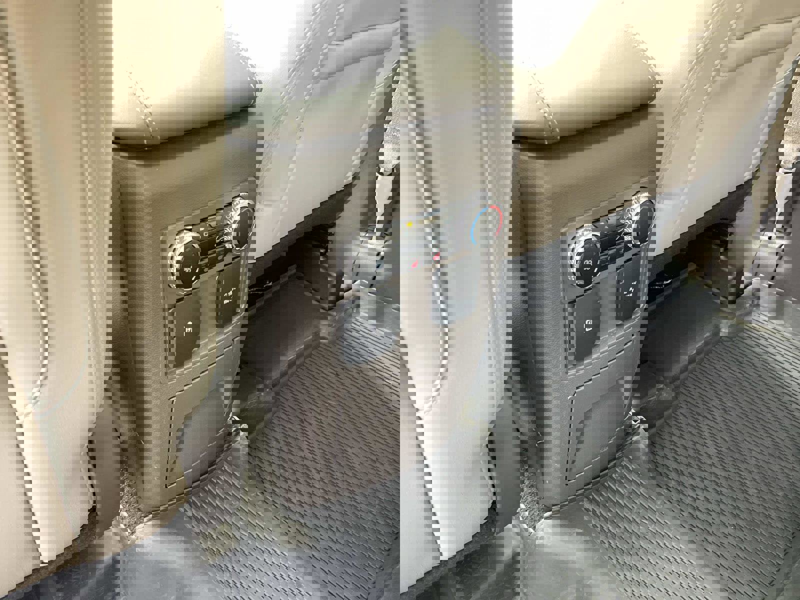 Certified 2023 Ford Explorer Platinum w/ Technology Package image 14