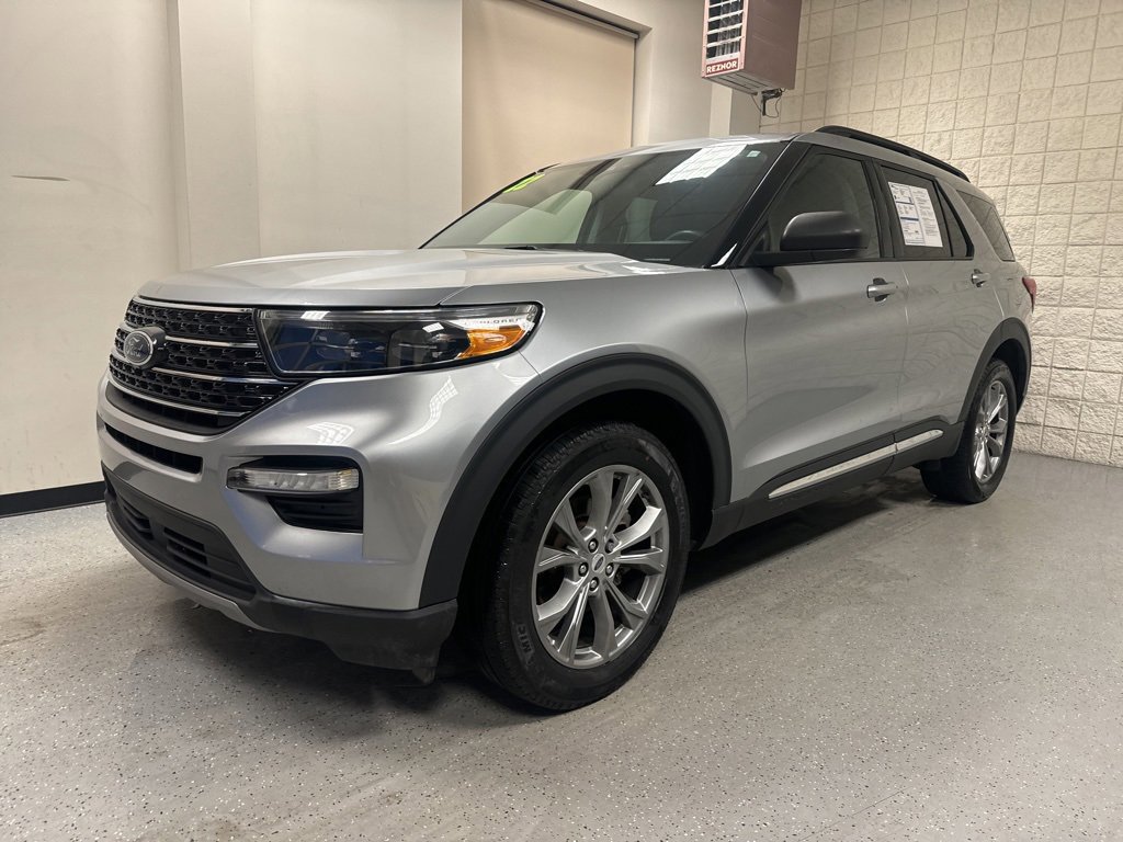 Certified 2022 Ford Explorer XLT w/ Equipment Group 202A image 14