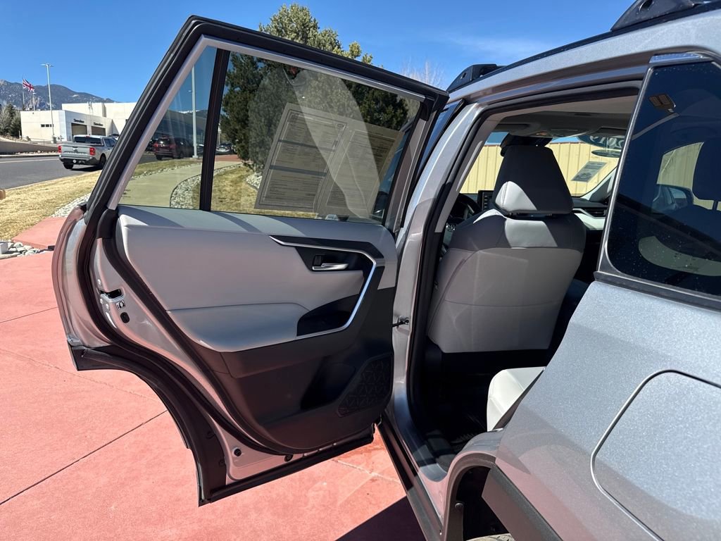 Used 2019 Toyota RAV4 XLE Premium w/ Cold Weather Package image 18