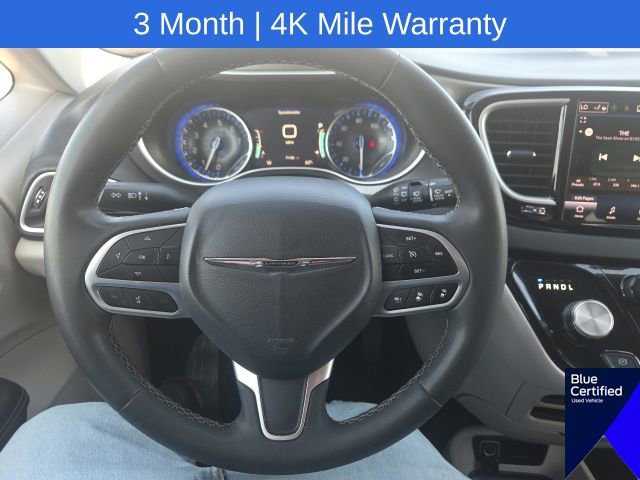 Used 2023 Chrysler Pacifica Touring-L FWD image 41
