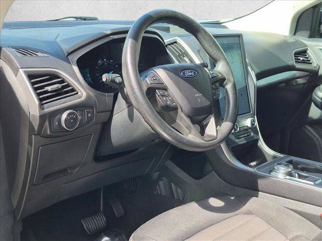 Certified 2022 Ford Edge SE w/ Black Appearance Package AWD/4WD image 10