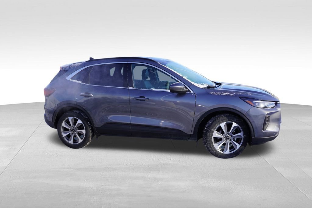 Certified 2024 Ford Escape Platinum image 9