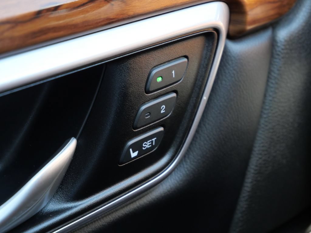 Used 2018 Honda CR-V Touring image 31