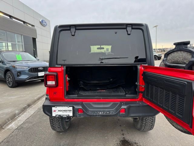 Used 2018 Jeep Wrangler Unlimited Sahara w/ Cold Weather Group image 2