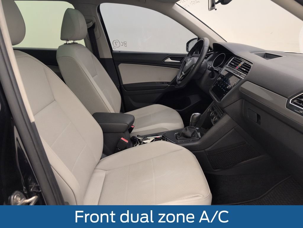 Used 2020 Volkswagen Tiguan SE w/ Panoramic Sunroof Package image 16
