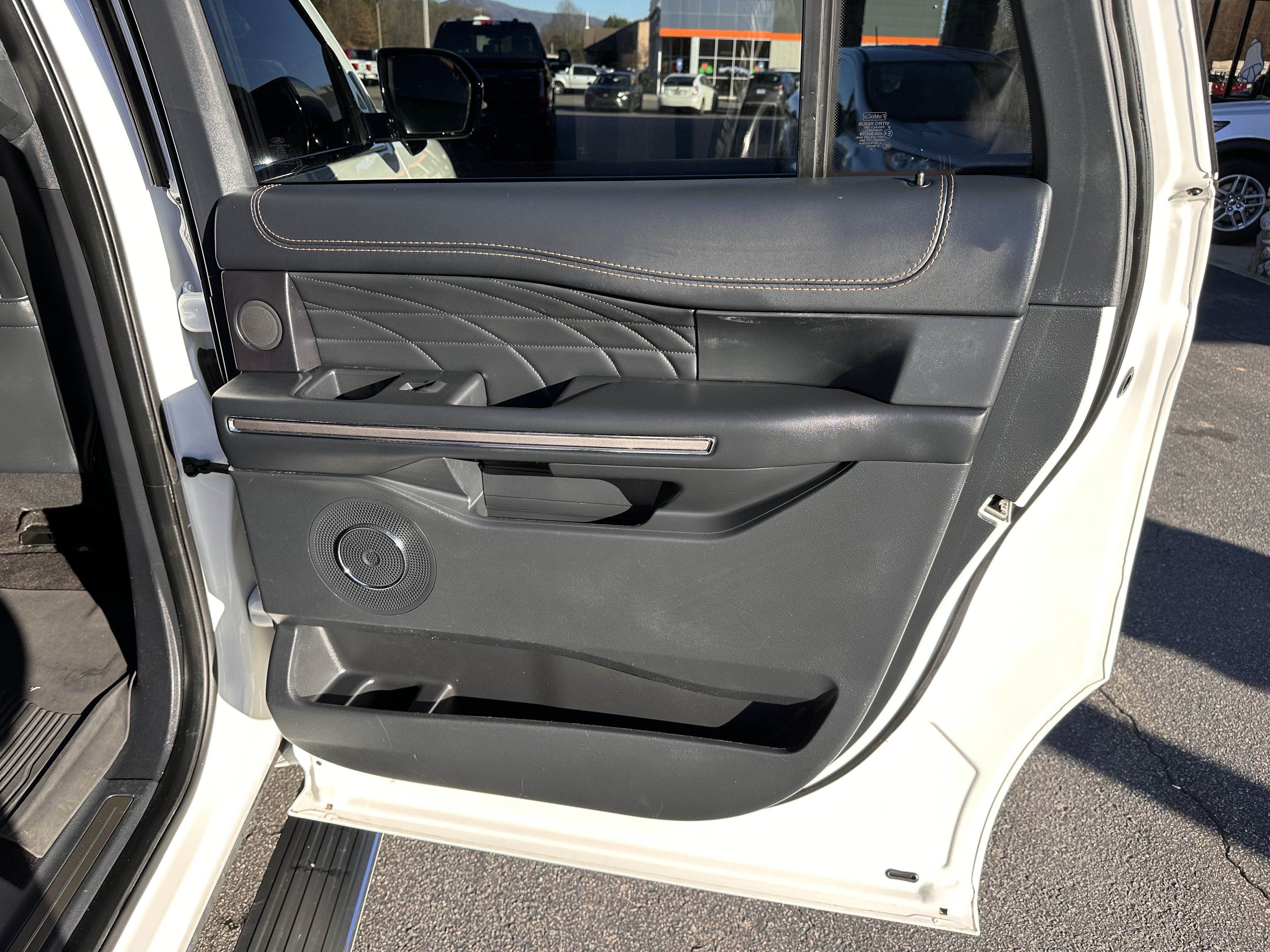Certified 2022 Ford Expedition Max Platinum AWD/4WD image 15