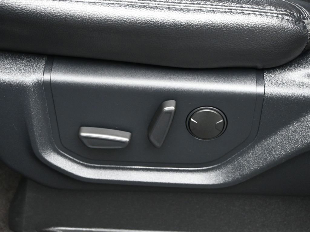 Certified 2020 Ford Expedition XLT w/ Equipment Group 202A image 17