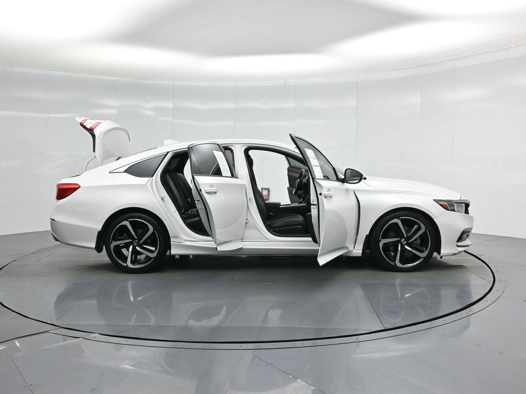Used 2018 Honda Accord Sport image 4