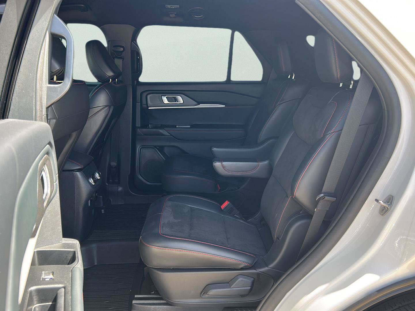 Certified 2025 Ford Explorer ST AWD/4WD image 19