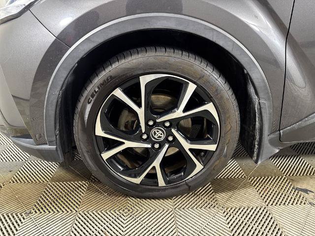 Used 2020 Toyota C-HR XLE FWD image 12