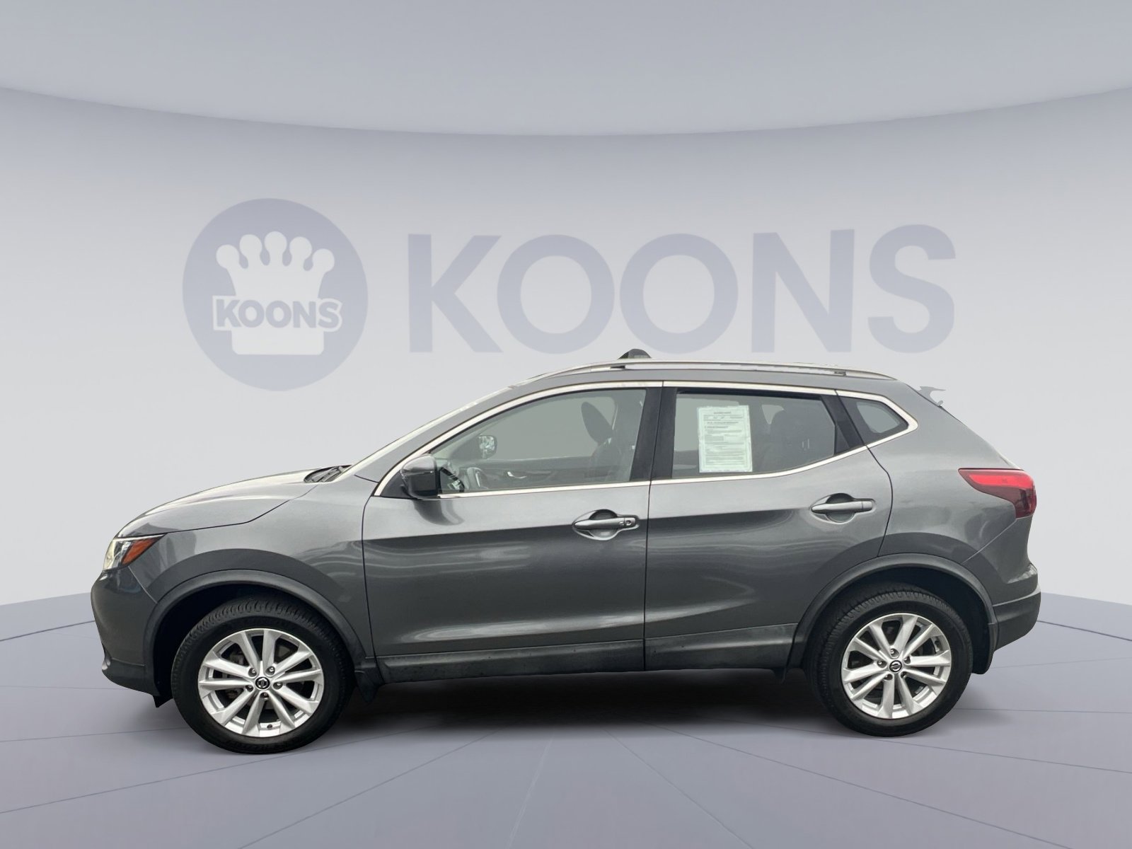 Used 2019 Nissan Rogue Sport SV image 2