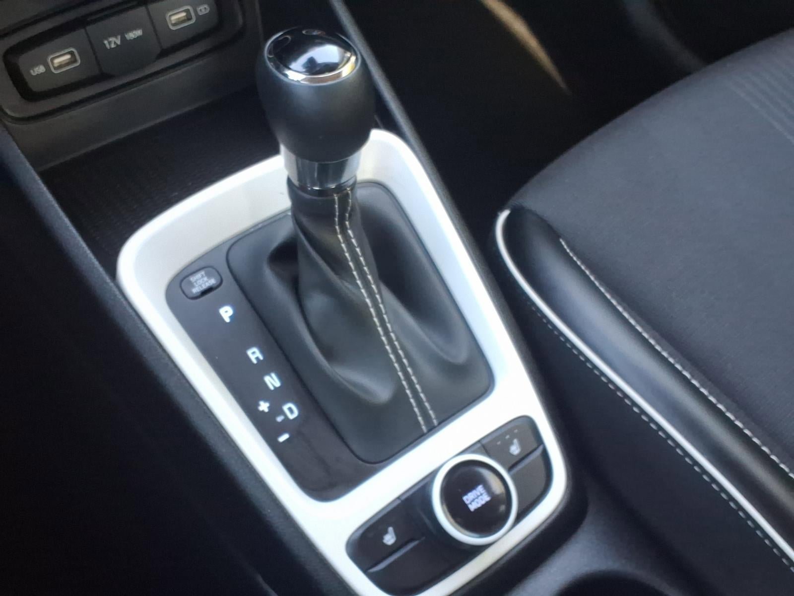Used 2022 Hyundai Venue Limited FWD image 28