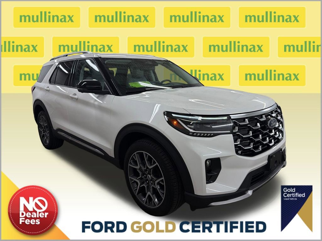 Certified 2025 Ford Explorer Platinum w/ Ultimate Package AWD/4WD image 1