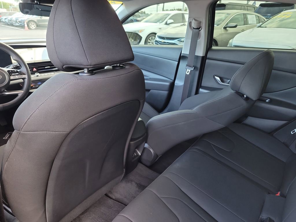 Used 2024 Hyundai Elantra Blue image 8