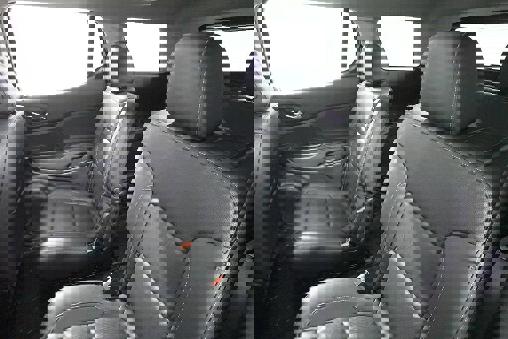 Used 2023 GMC Acadia SLT w/ Technology Package image 30