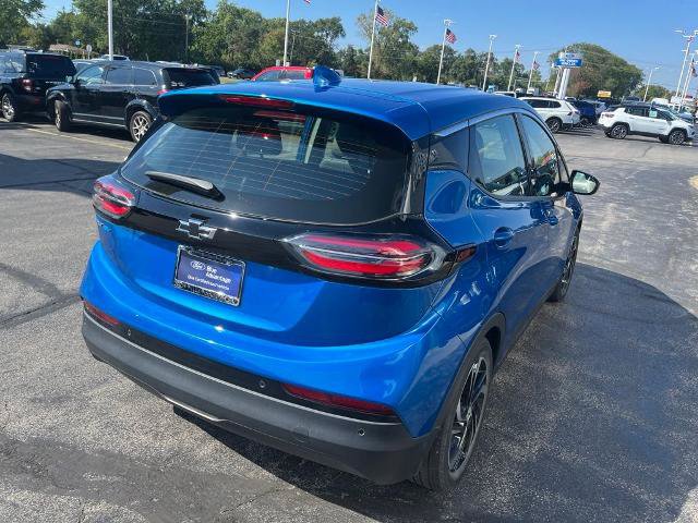 Used 2022 Chevrolet Bolt LT w/ Infotainment Package FWD image 6