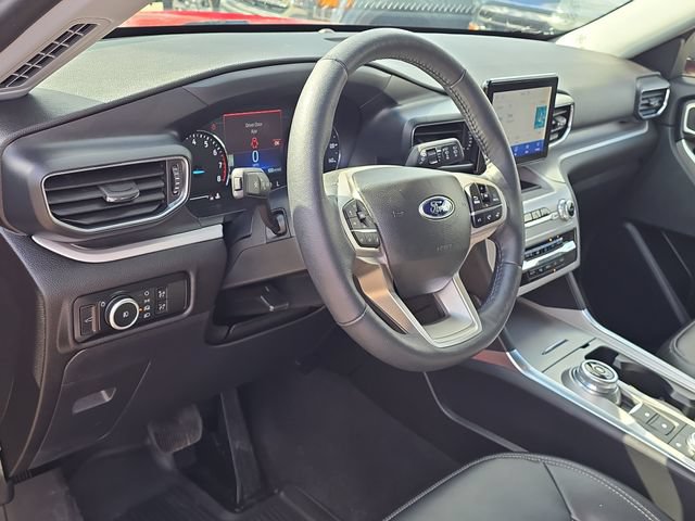 Certified 2023 Ford Explorer XLT w/ Equipment Group 202A AWD/4WD image 7