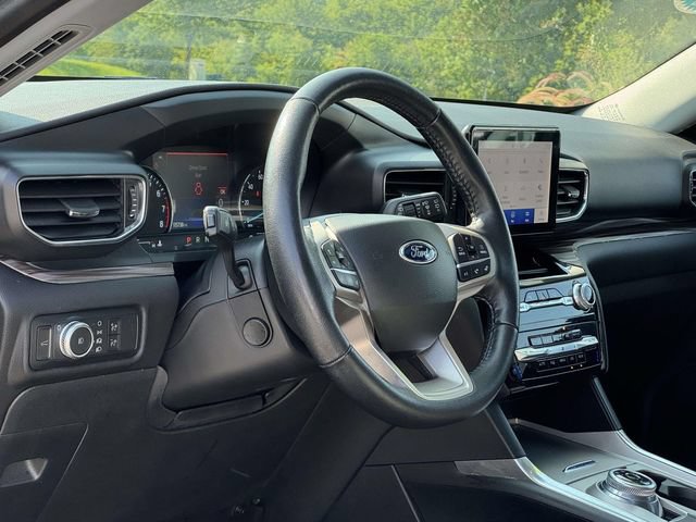 Certified 2022 Ford Explorer Limited w/ Equipment Group 301A AWD/4WD image 31