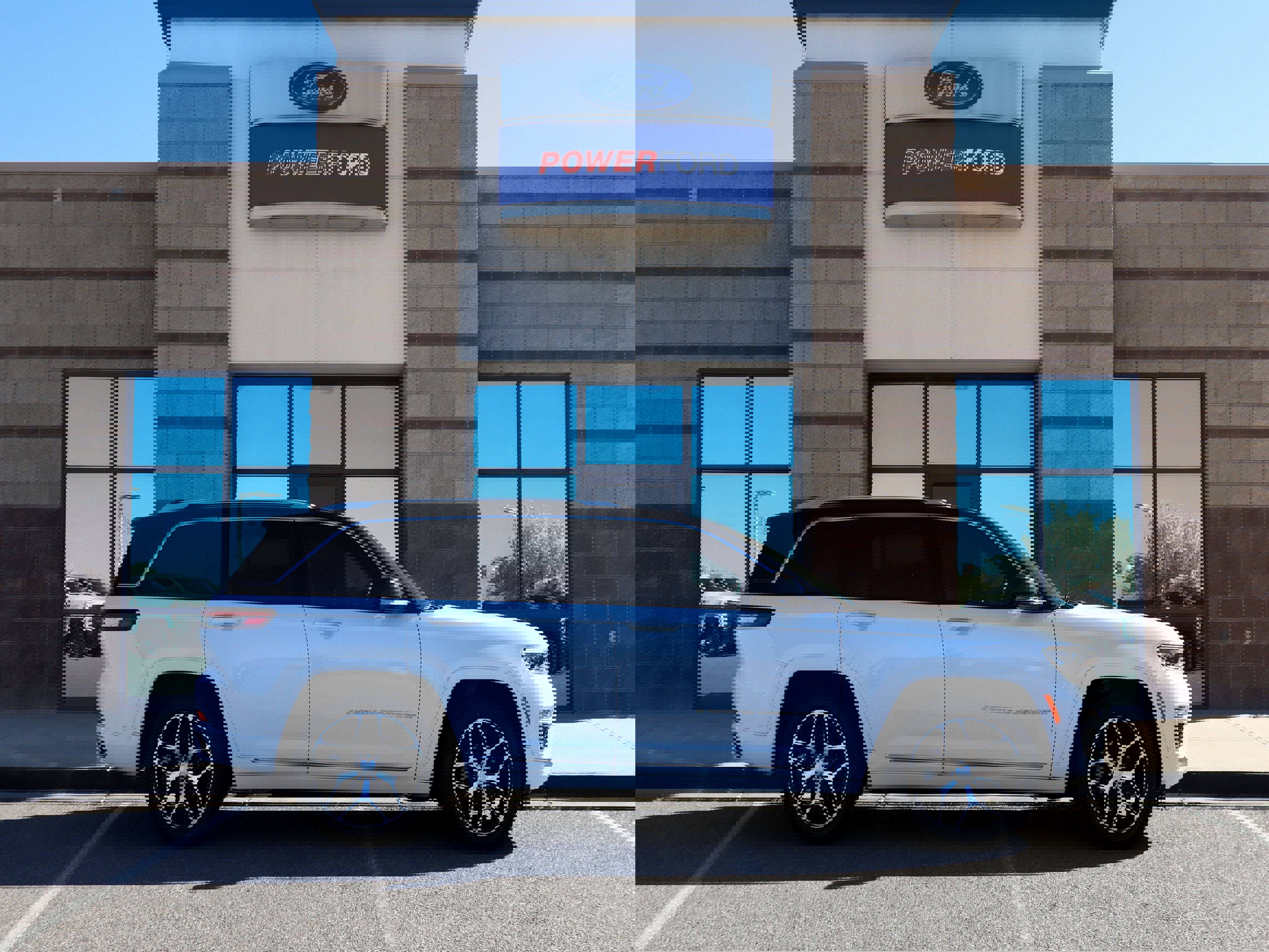 Used 2023 Jeep Grand Cherokee Summit image 6