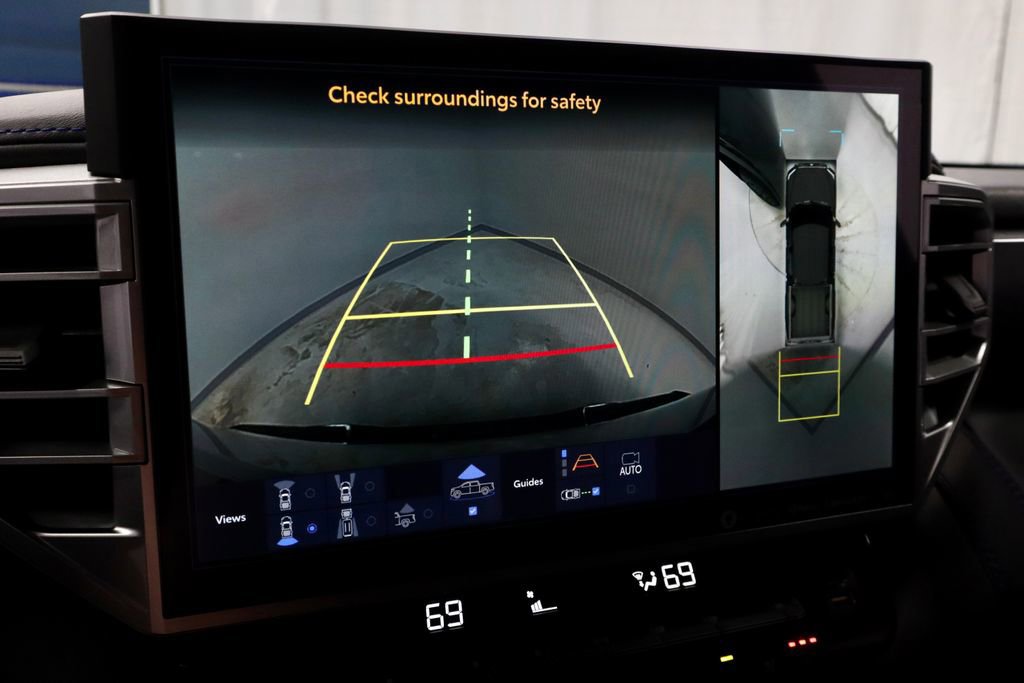 Used 2024 Toyota Tundra Platinum AWD/4WD image 9