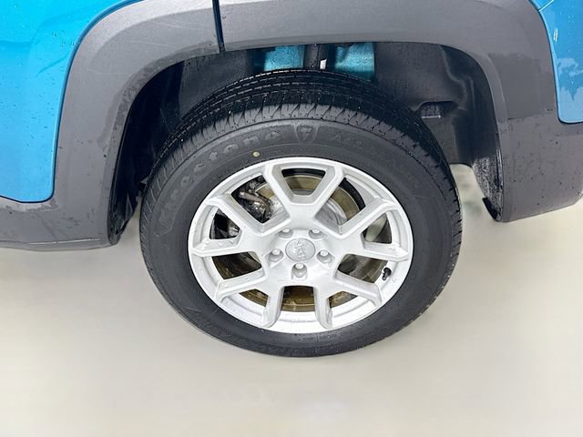Used 2021 Jeep Renegade Latitude w/ Sun & Sound Group image 30