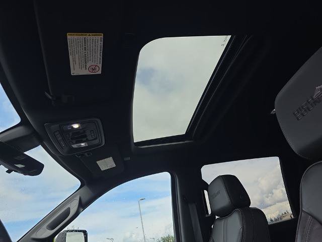 Used 2022 Chevrolet Silverado 3500 High Country AWD/4WD image 19