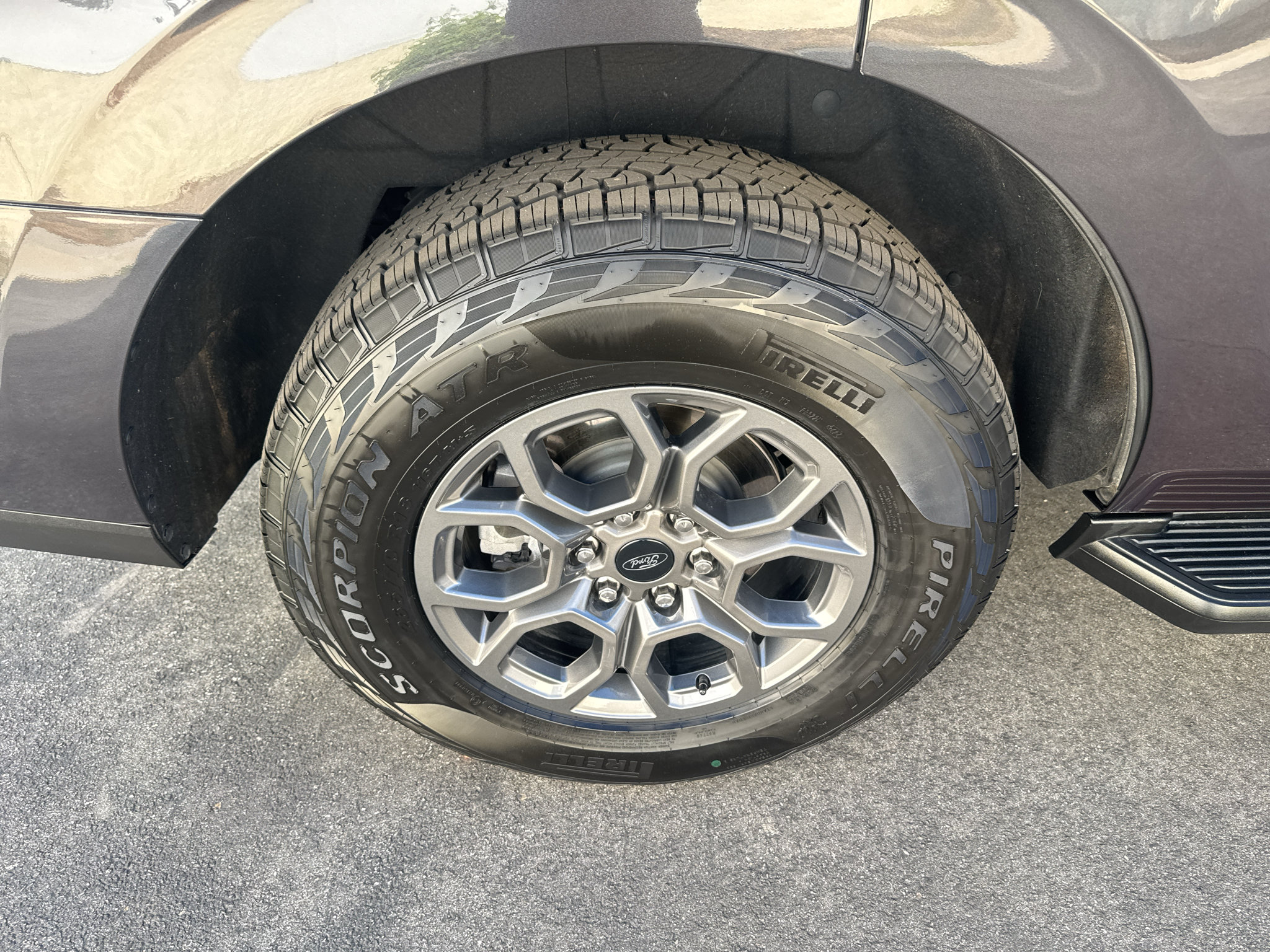 Certified 2025 Ford Expedition Active AWD/4WD image 5
