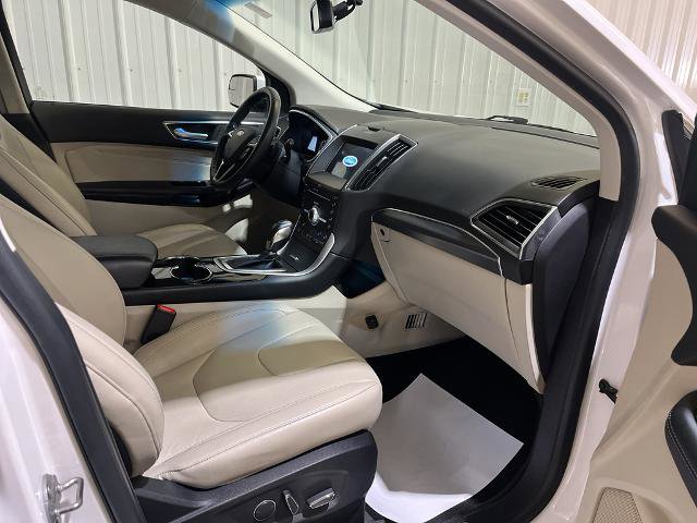 Certified 2018 Ford Edge Titanium w/ Equipment Group 301A image 34