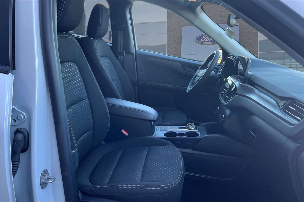 Certified 2025 Ford Escape Active AWD/4WD image 30