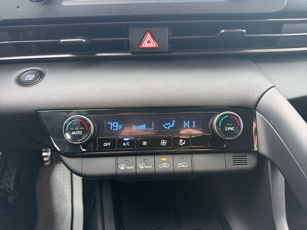 Used 2025 Hyundai Elantra Sport image 29