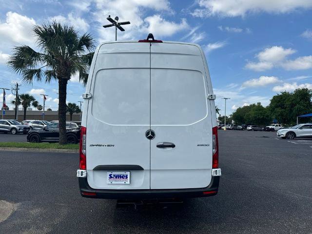 Used 2024 Mercedes-Benz Sprinter 2500 image 4