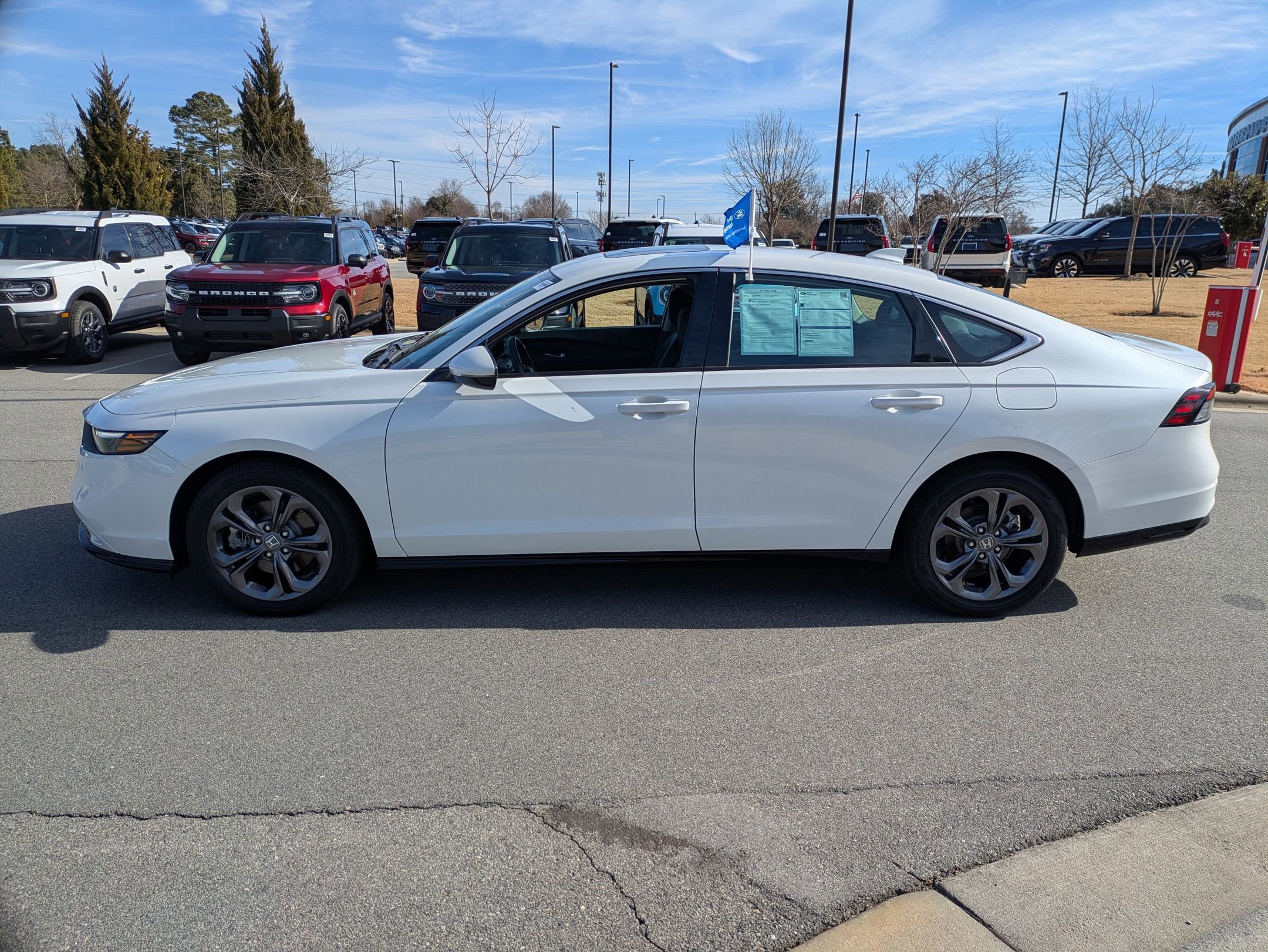 Used 2024 Honda Accord EX-L image 3