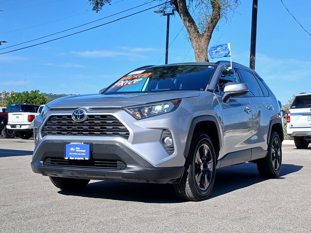 Used 2021 Toyota RAV4 XLE w/ Convenience Package FWD image 7