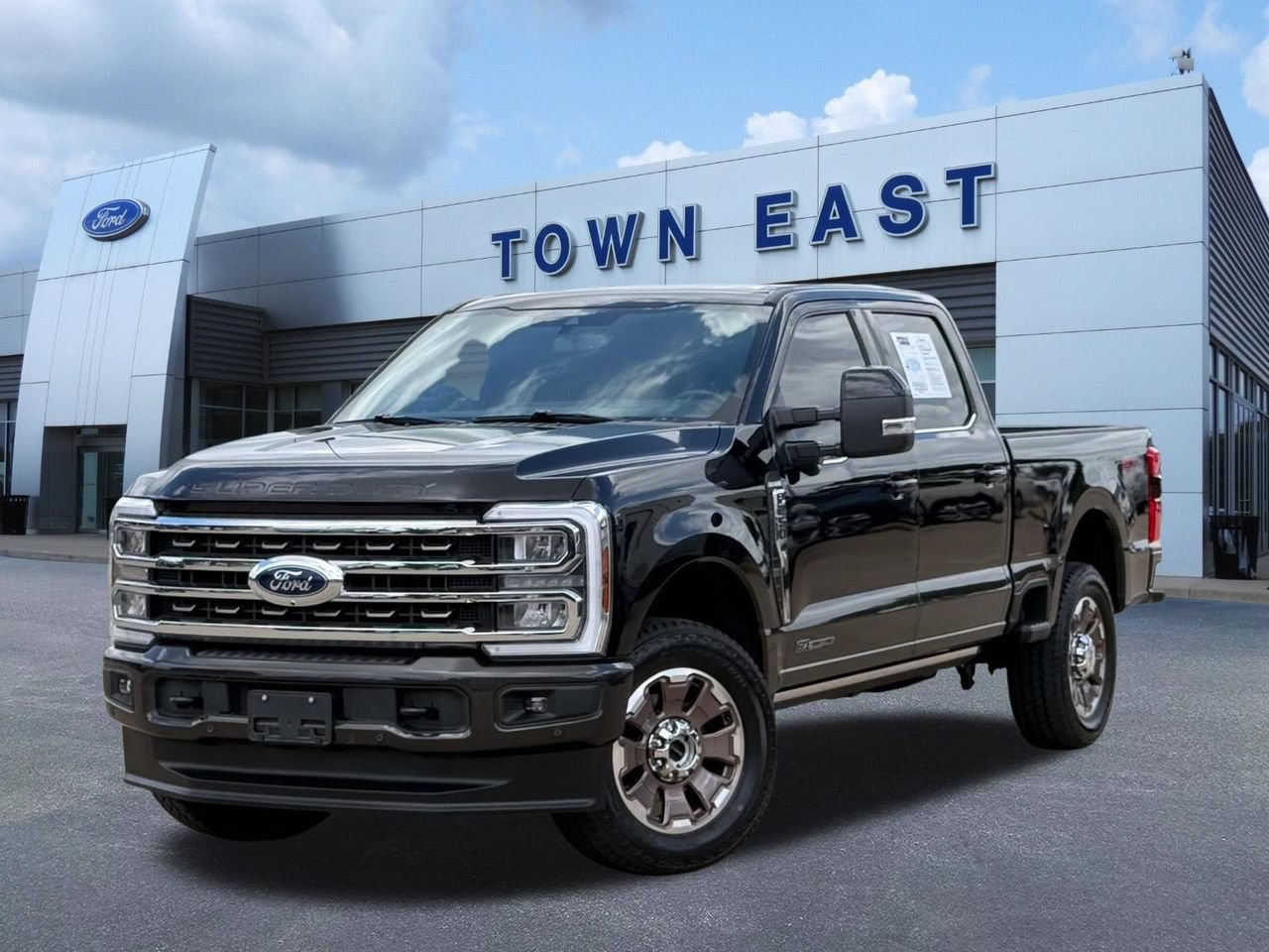 Certified 2025 Ford F250 King Ranch w/ FX4 Off-Road Package AWD/4WD image 1