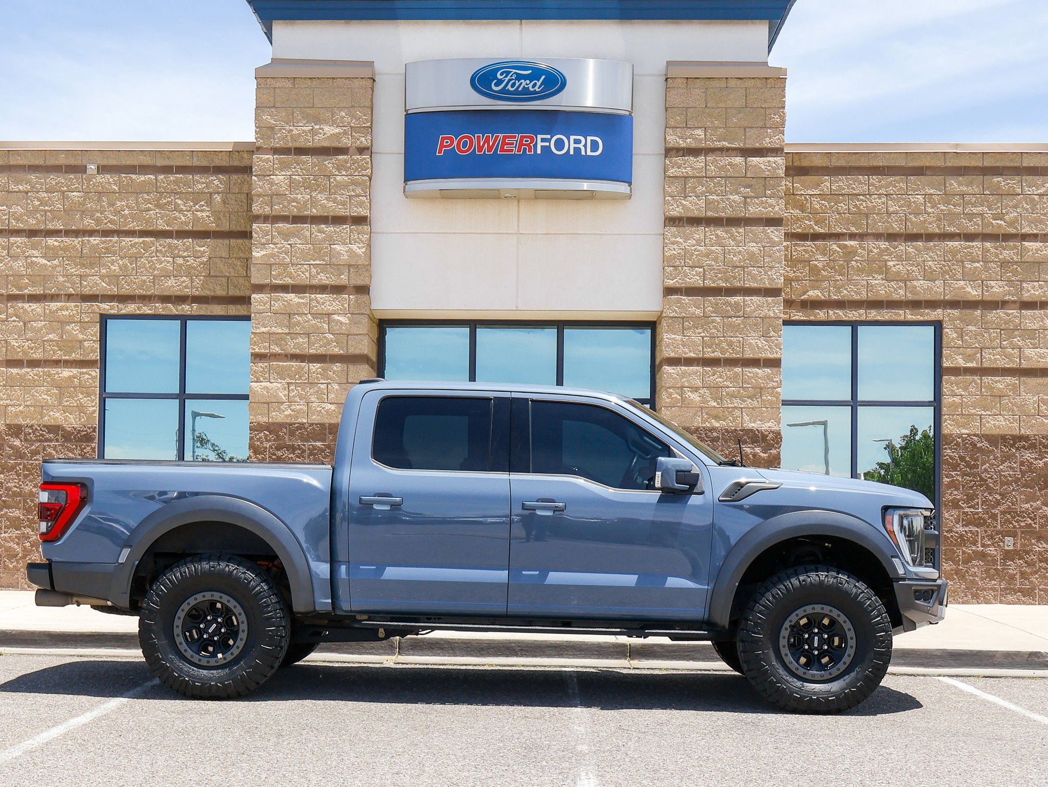Certified 2023 Ford F150 Raptor w/ Raptor Carbon Fiber Package AWD/4WD image 5
