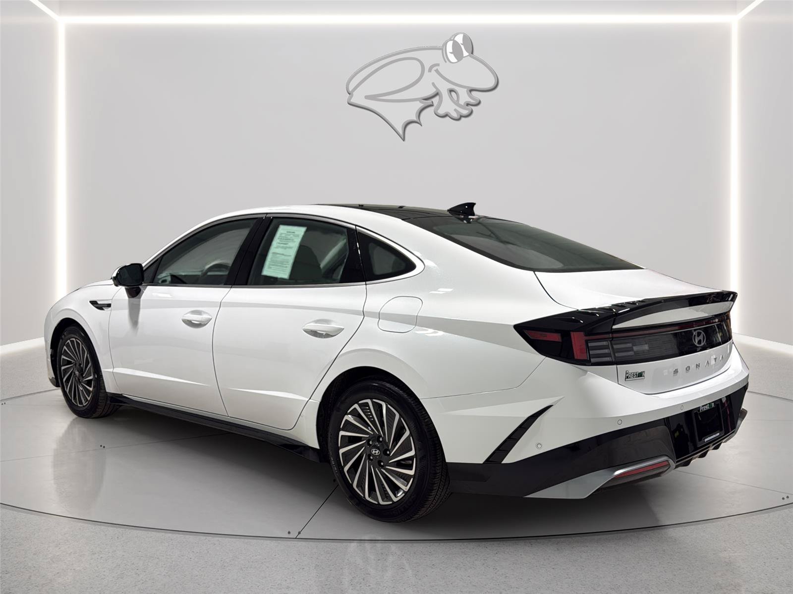 Used 2025 Hyundai Sonata Limited FWD image 3