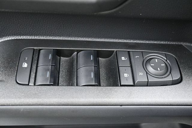 Used 2025 Toyota 4Runner SR5 AWD/4WD image 15