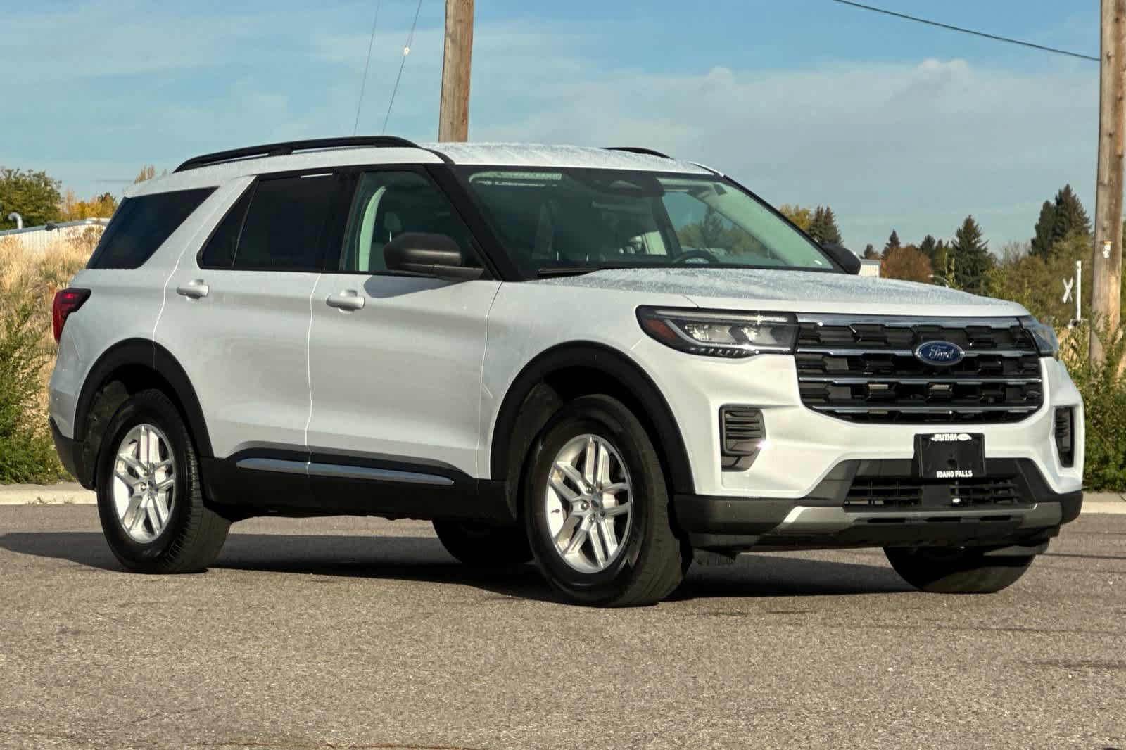 Certified 2025 Ford Explorer Active AWD/4WD image 9