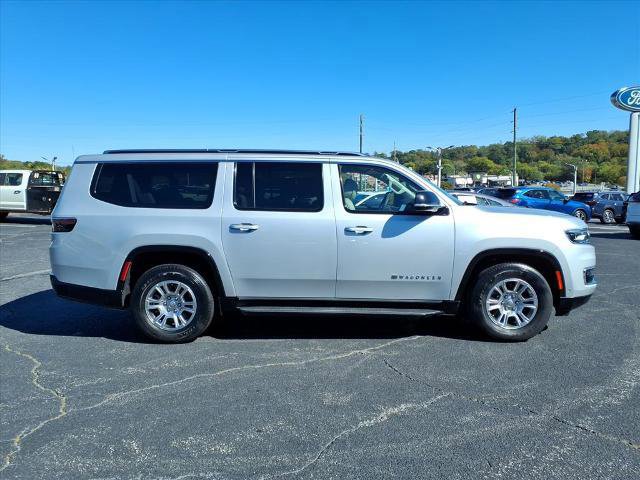 Used 2024 Jeep Wagoneer L 4WD image 2