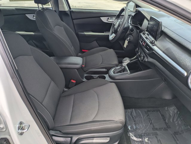 Used 2024 Kia Forte LXS w/ LXS Technology Package FWD image 19