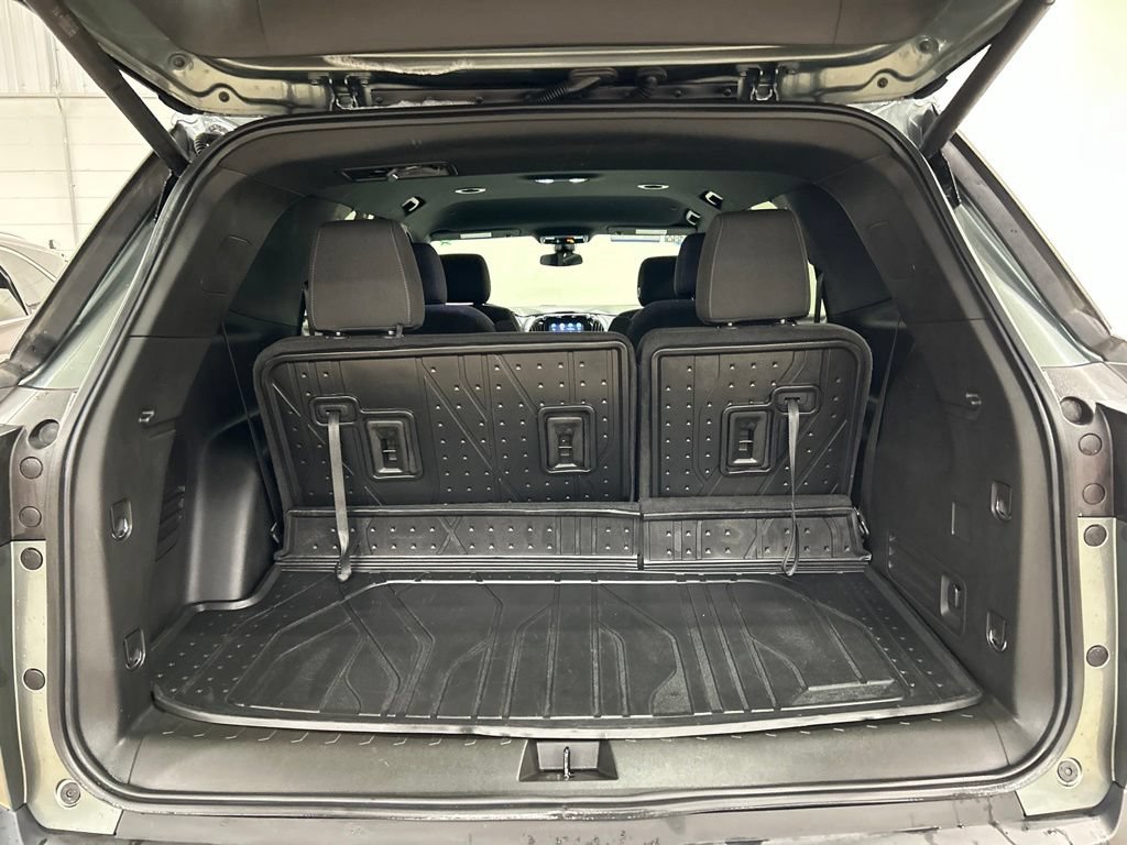 Used 2023 Chevrolet Traverse LT w/ Midnight/Sport Edition AWD/4WD image 29