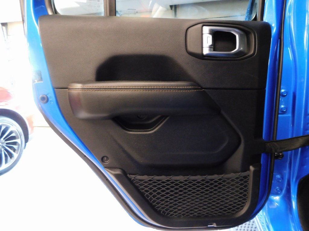 Used 2022 Jeep Wrangler Unlimited Sahara image 31